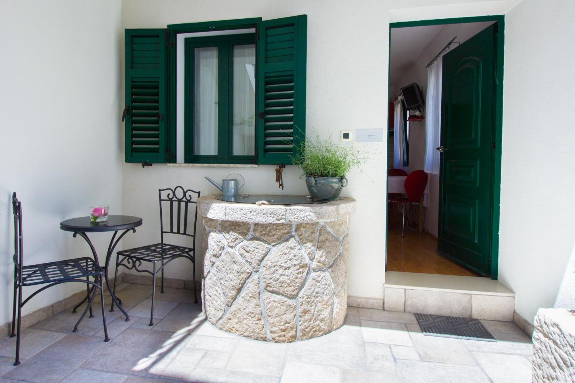 Apartments Petrinic Crnogaj Baška Екстериор снимка